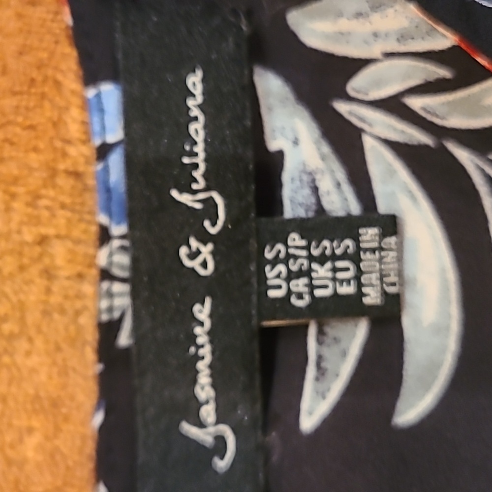 Floral Sleeveless Top - Black Multicolor Flowers - Picture 2 of 5